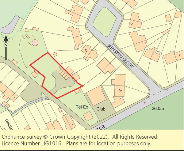 Lot: 19 - SIX GARAGES AND LAND WITH FURTHER POTENTIAL -